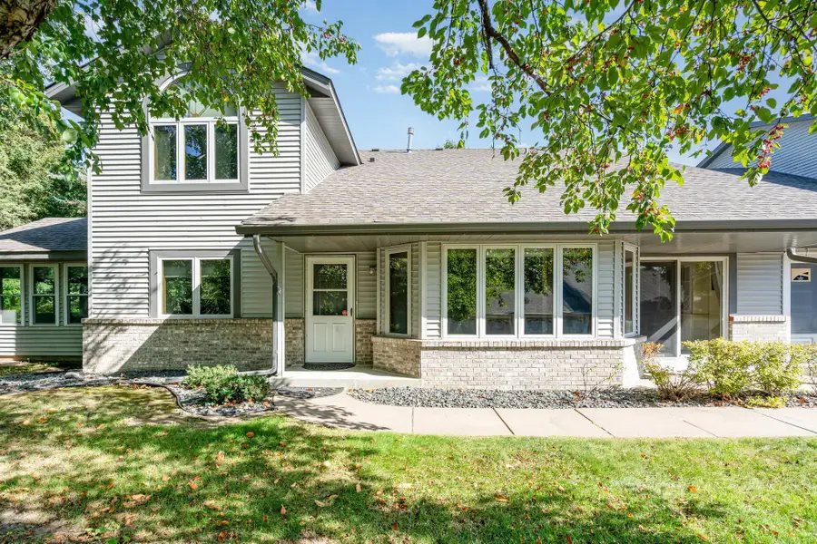 2523 Sumac Ridge, Saint Paul, MN 55110 - Image #2