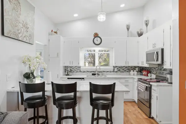 5900 Hillsboro Avenue N, Minneapolis, MN 55428