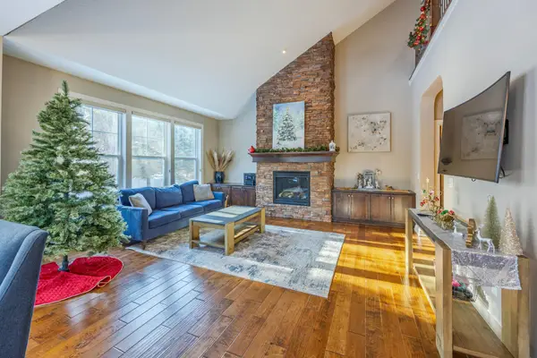 16899 E Lake Drive, Lakeville, MN 55044