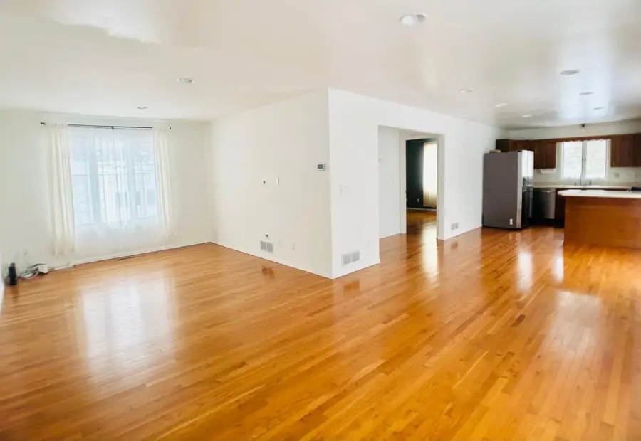 2648 3rd Avenue E, Saint Paul, MN 55109 - Image #3