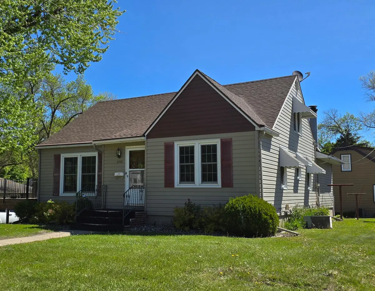 918 Clausen Avenue, Albert Lea, MN 56007 - #1