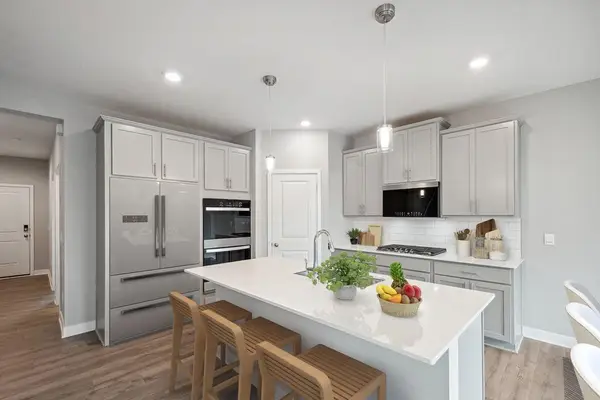 712 Winterberry Lane, Waconia, MN 55387