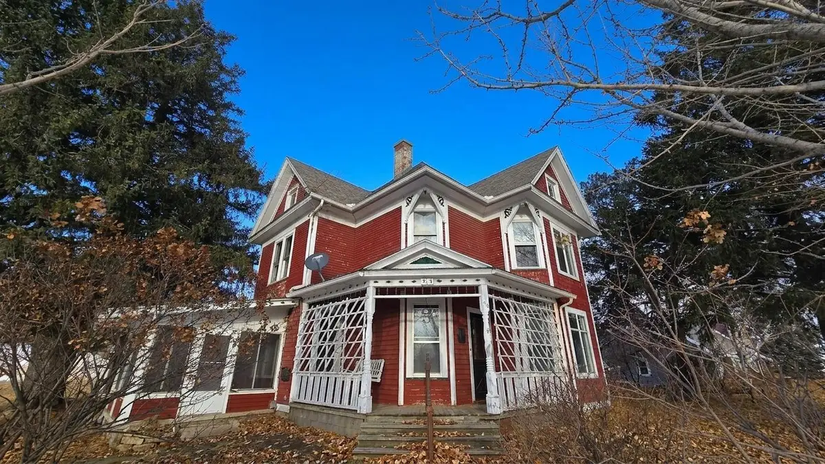 315 W Newburg Avenue, Mabel, MN 55954 - #1