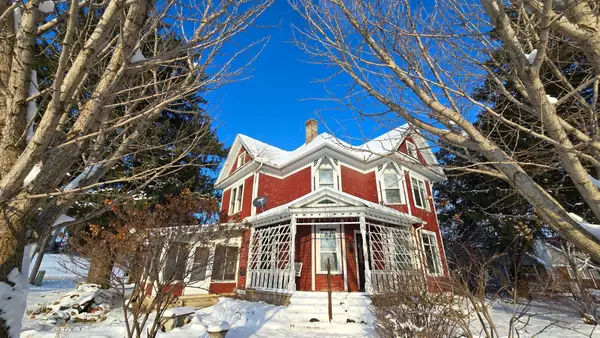 315 W Newburg Avenue, Mabel, MN 55954