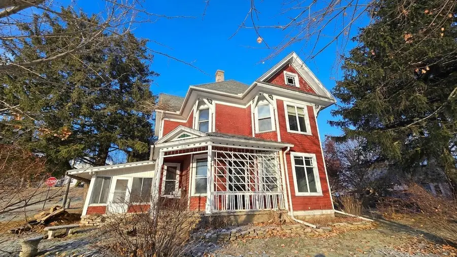 315 W Newburg Avenue, Mabel, MN 55954 - #3