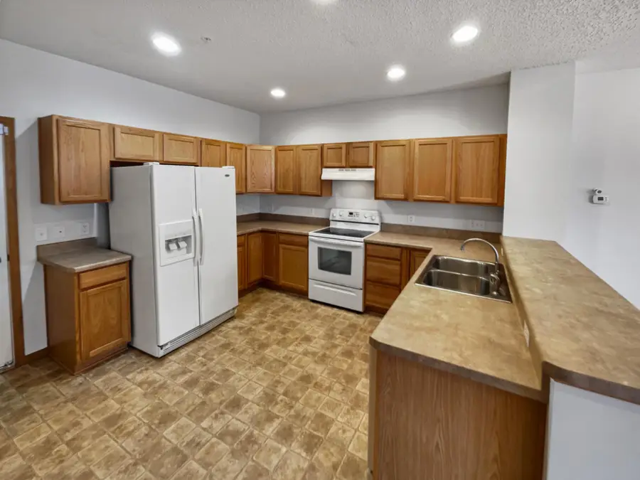 6829 Narcissus Lane N #304, Maple Grove, MN 55311 - Image #2