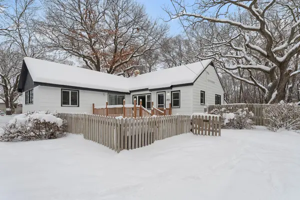 2825 Woodale Drive, Saint Paul, MN 55112