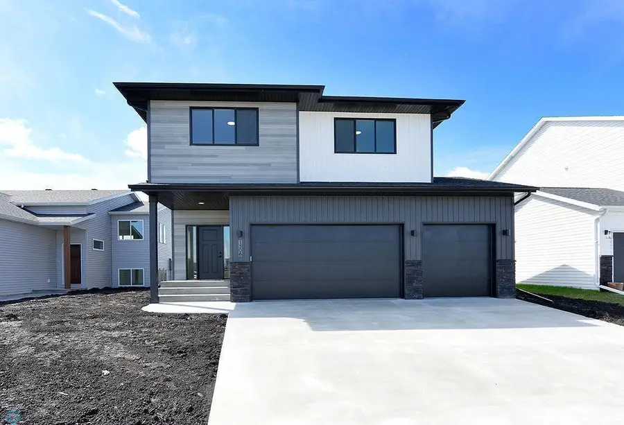 1182 Jill Drive W, West Fargo, ND 58047 - #2