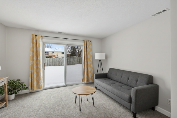 842 Woodgate Drive #211, Saint Paul, MN 55127