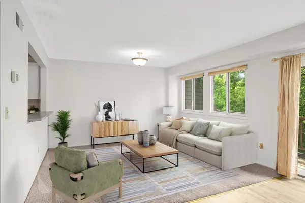 8944 Neill Lake Road #142B, Eden Prairie, MN 55347