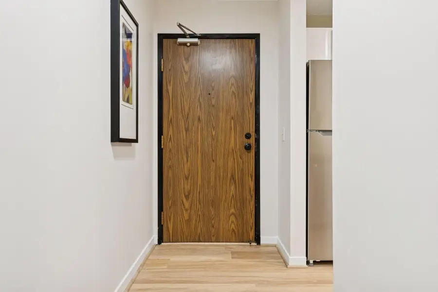 4009 Heritage Hills Drive #202, Minneapolis, MN 55437 - #3