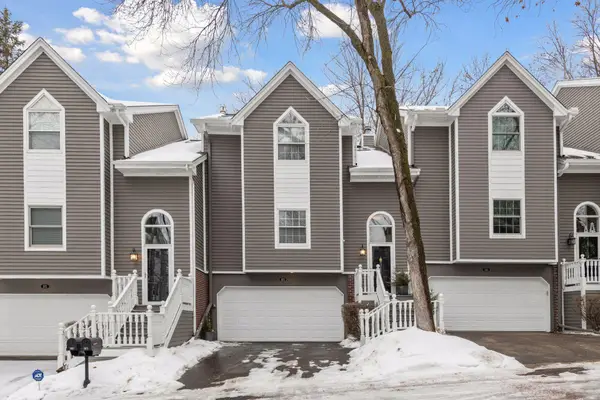 103 Edgewood Court, Wayzata, MN 55391