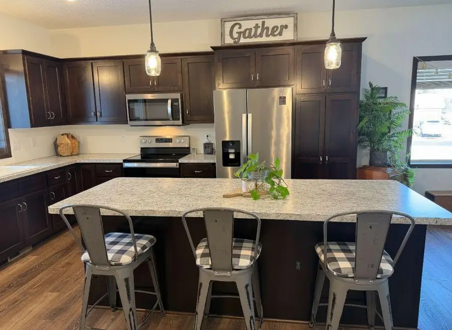 801 Golden Way Nw, Isanti, MN 55040 - Image #2