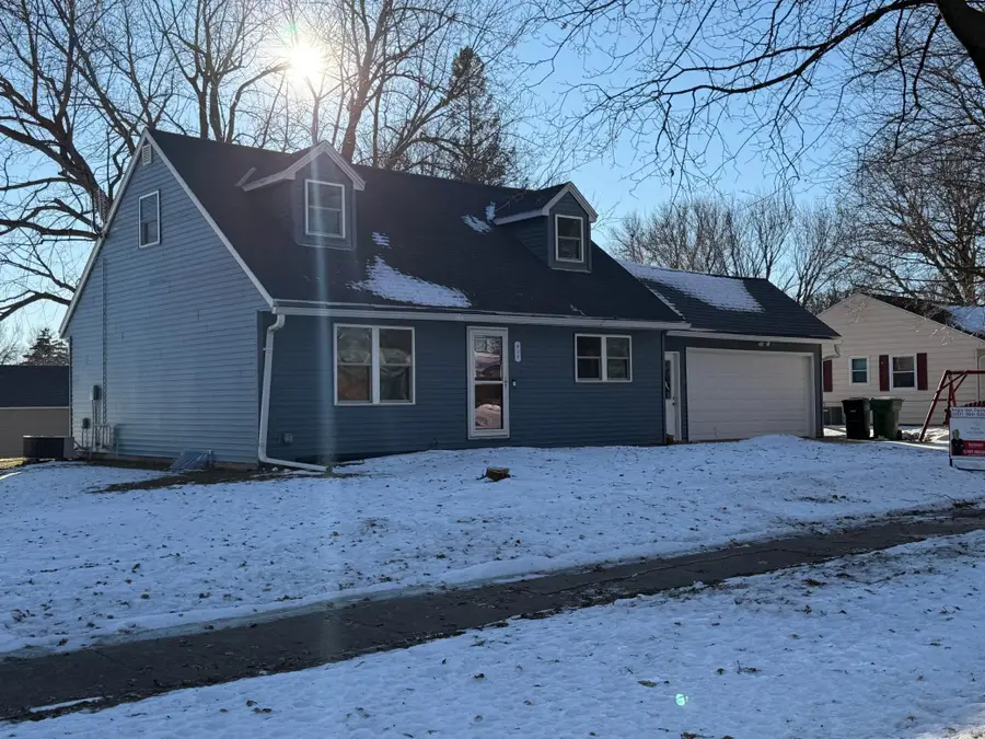 935 4th Street Ne, Sibley, IA 51249 - Image #2