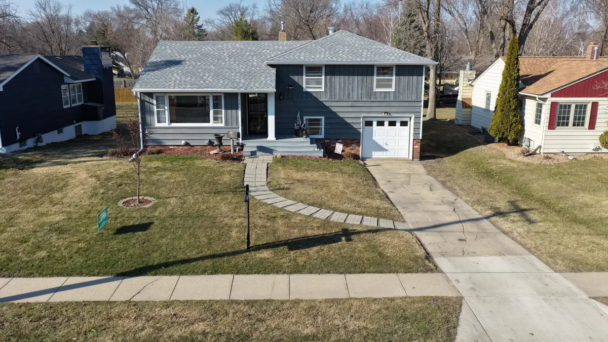 1210 Willmar Avenue Sw, Willmar, MN 56201 - #1