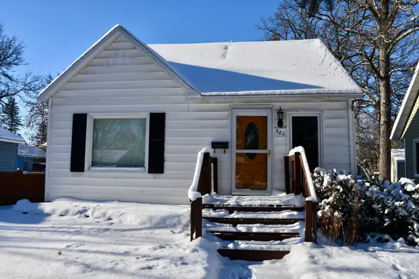 321 Tindolph Avenue N, Thief River Falls, MN 56701