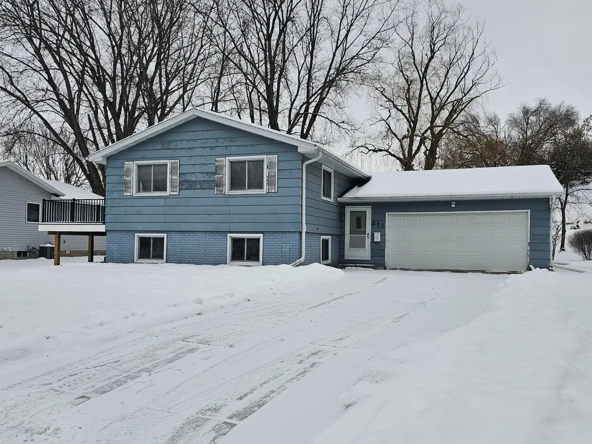 211 Edgeview Drive, Rollingstone, MN 55969 - #1