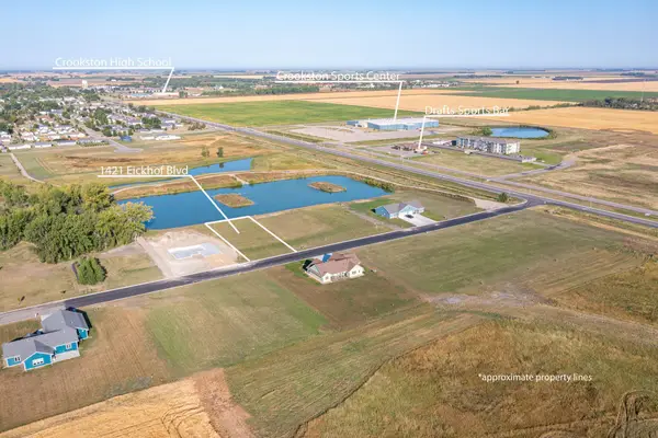 1421 Eickof Boulevard, Crookston, MN 56716