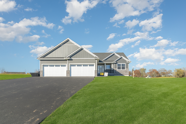 3864 222nd Lane Nw, Oak Grove, MN 55011