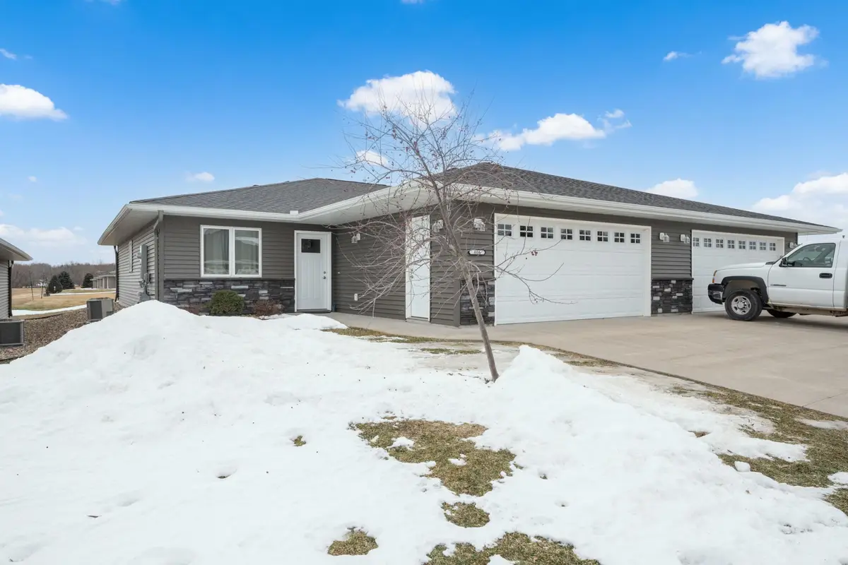 406 Tee Box Lane Ne, Stewartville, MN 55976 - Image #1