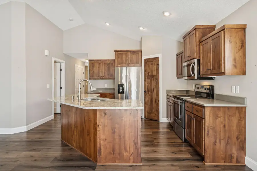 10105 Ewing Lane N, Minneapolis, MN 55443 - Image #2