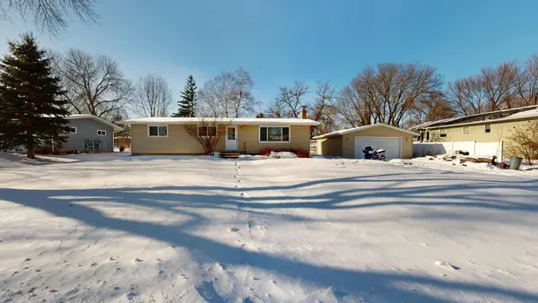 172 Lakeview Drive, Spicer, MN 56288