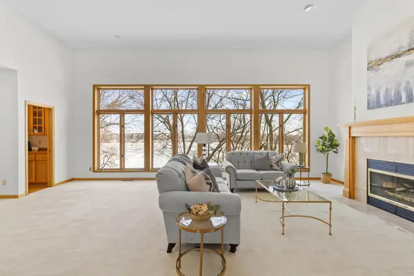 1181 12th Avenue Nw, Saint Paul, MN 55112