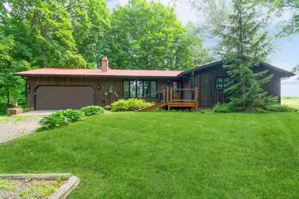 2584 County Road 33 Se, Buffalo, MN 55313
