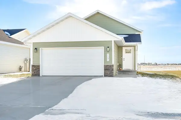 7791 Cub Creek Way, Horace, ND 58047