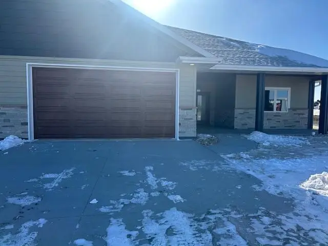 2555 Sutherland Dr, Worthington, MN 56187 - Image #3