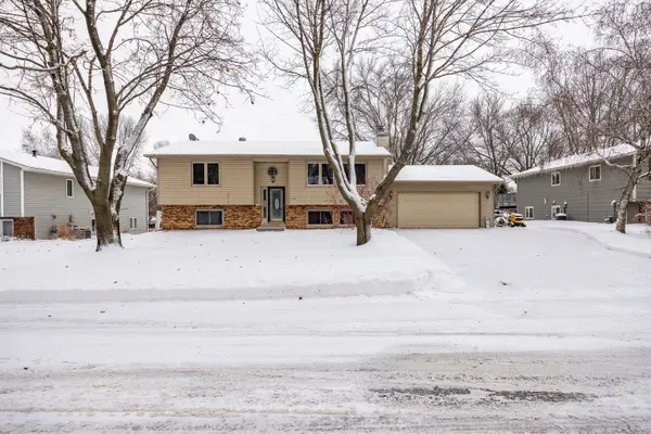 225 Cardinal Lane, Chaska, MN 55318