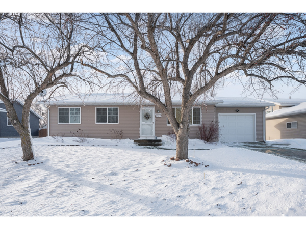 1909 2nd Avenue Ne, Stewartville, MN 55976