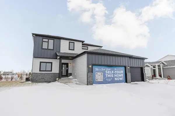 10202 Burgundy Drive, Horace, ND 58047