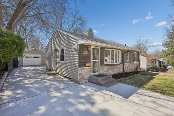 2344 Cowern Place E, Saint Paul, MN 55109