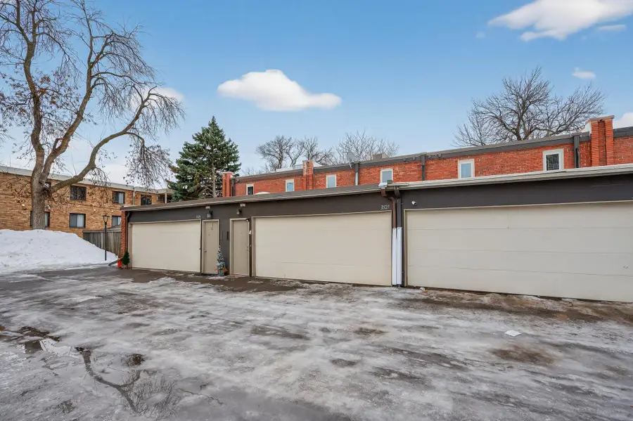 3527 37th Avenue Ne, Minneapolis, MN 55421 - Image #2