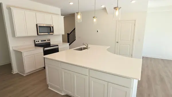 4747 Airlake Drive, Woodbury, MN 55129