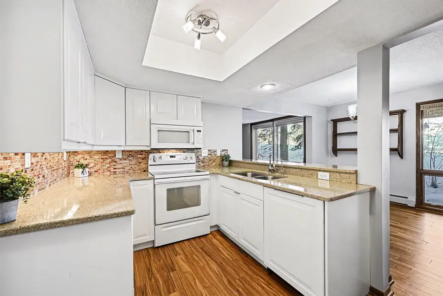 6085 Lincoln Drive #122, Minneapolis, MN 55436 - Image #3