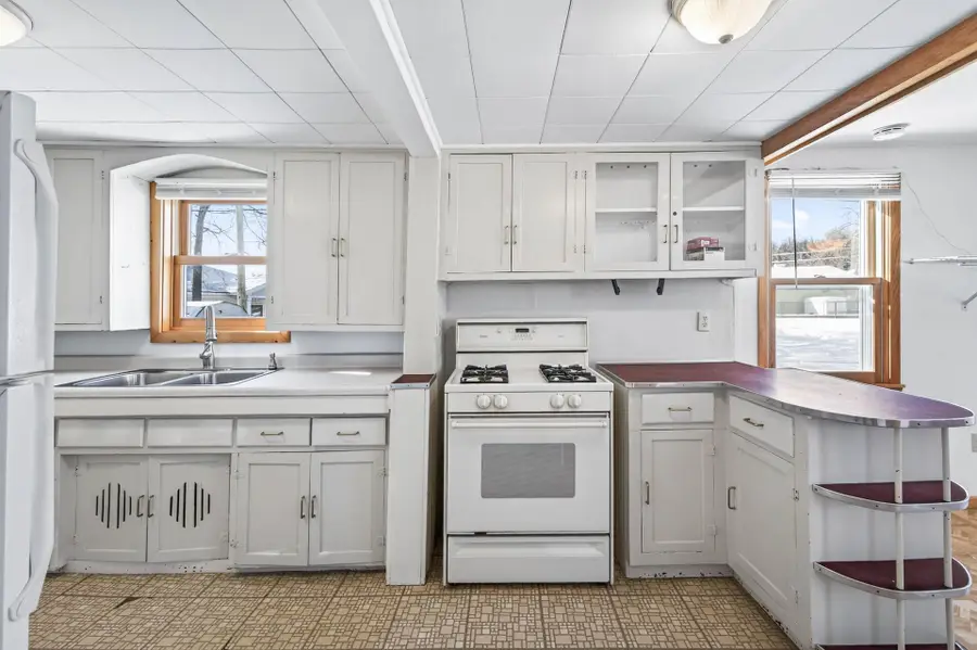 307 W 5th Street, Chaska, MN 55318 - Image #3