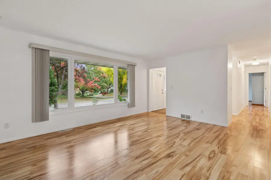 12824 Eagle Ridge Drive, Burnsville, MN 55337 - Image #2