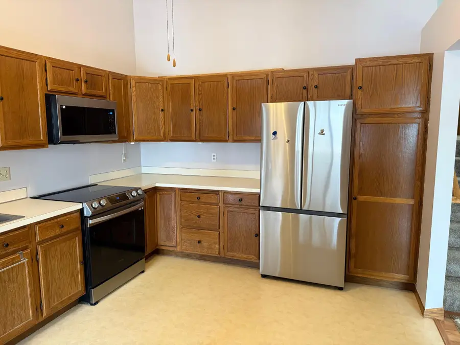 565 Skillman Avenue E, Saint Paul, MN 55117 - Image #2