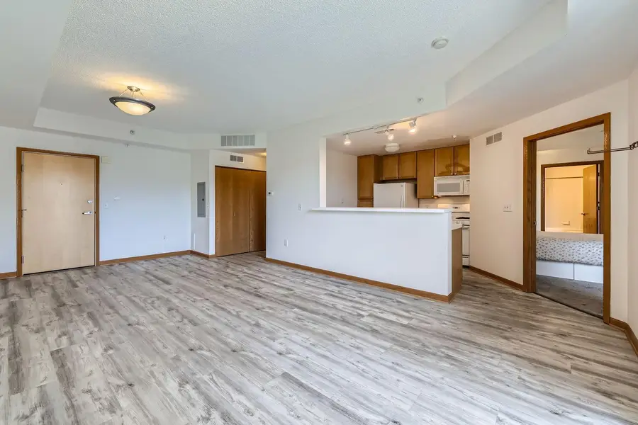 820 Emerald Street #402, Saint Paul, MN 55114 - Image #3