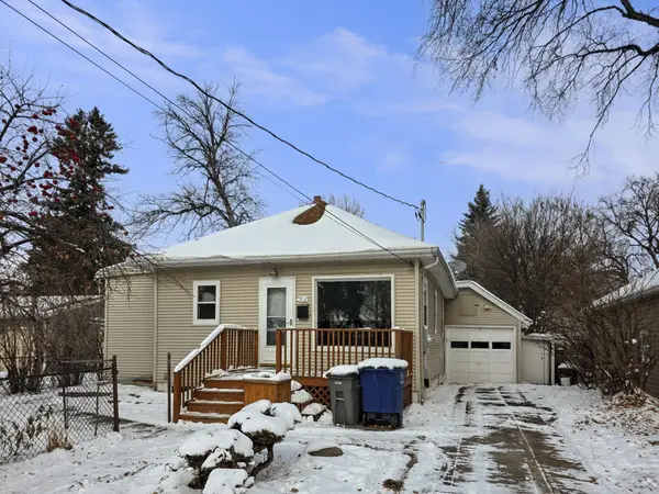 912 3rd Avenue N, Moorhead, MN 56560