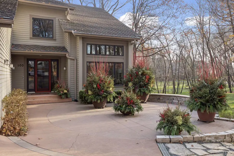 100 Black Oaks Lane N, Wayzata, MN 55391 - Image #2