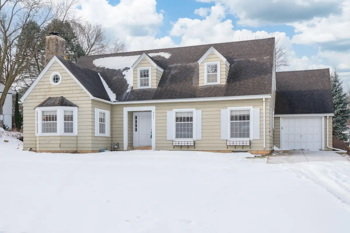 225 Oak Knoll Boulevard, Mankato, MN 56001 - Image #1