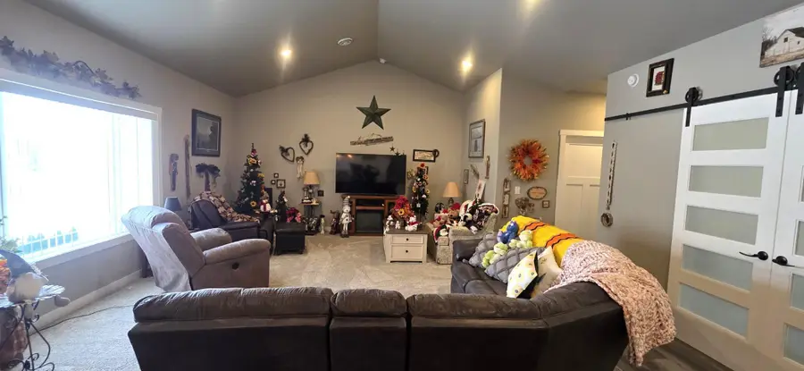 461 12 1/2 Street Ne, Valley City, ND 58072 - Image #2