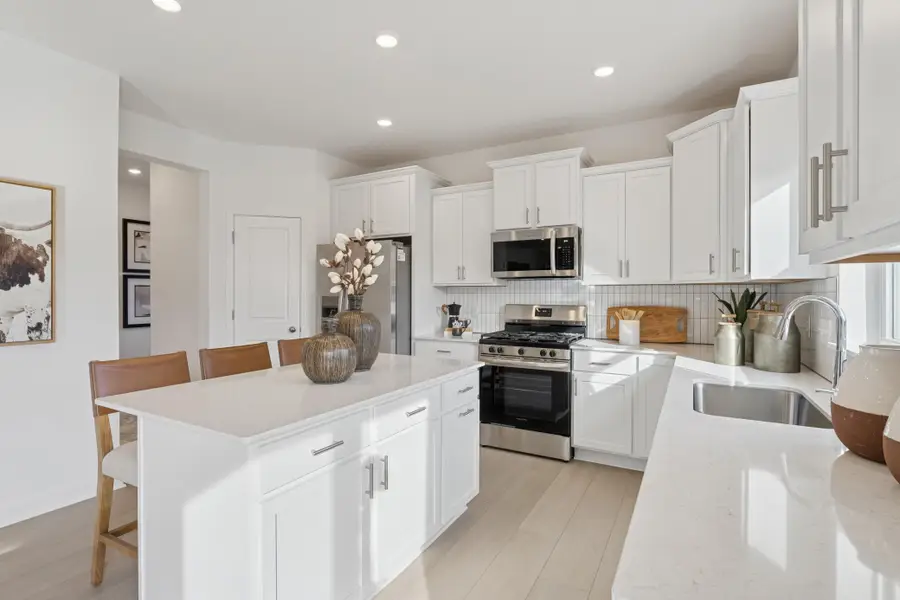 554 Waterford Place, Waconia, MN 55387 - Image #3