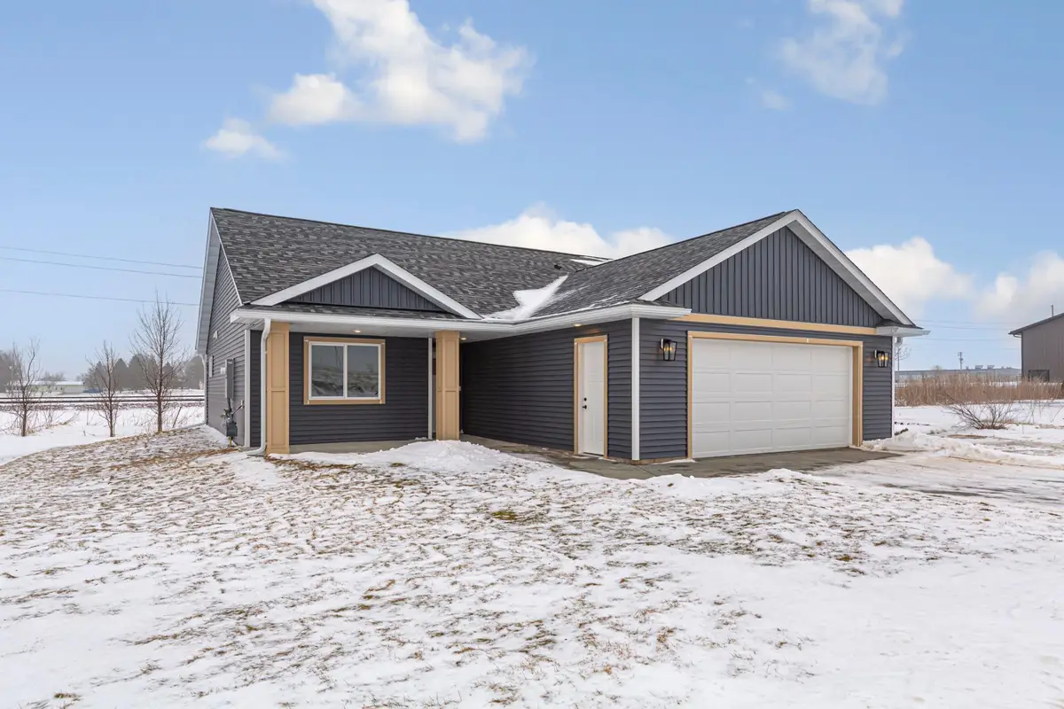804 2nd St Se, Dodge Center, MN 55927 - #1