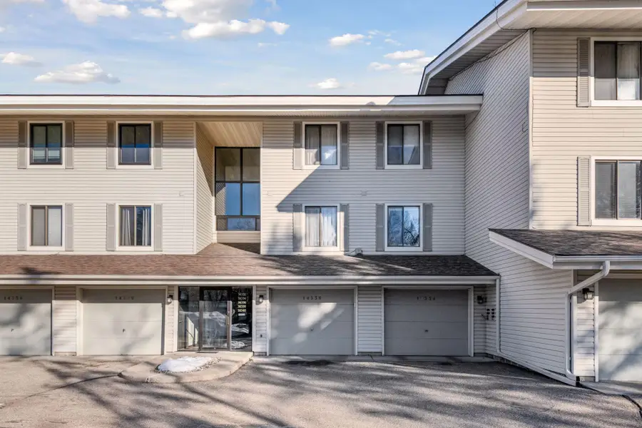 14334 Fairway Drive, Eden Prairie, MN 55344 - Image #2