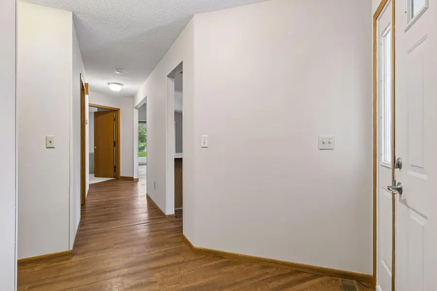 1275 Hilo Avenue N, Oakdale, MN 55128 - #3