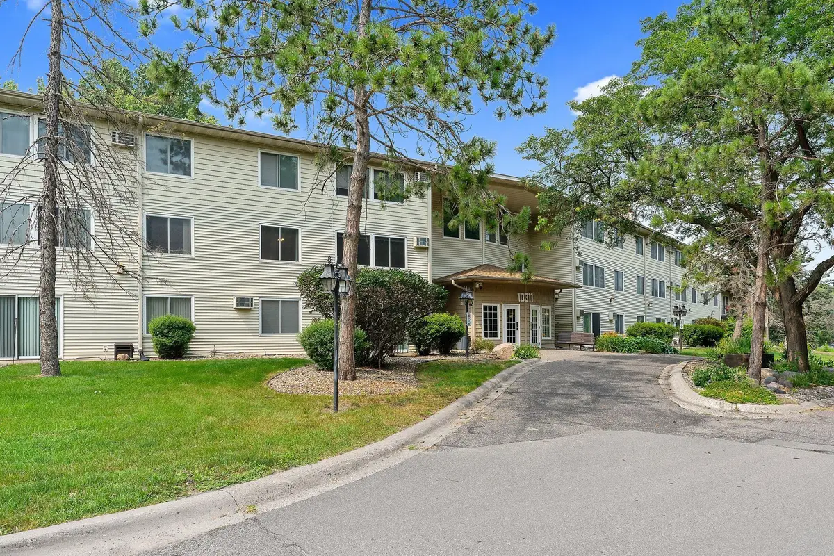 10311 Cedar Lake Road #304, Hopkins, MN 55305 - Image #1
